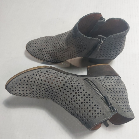 Lucky Brand Women's Gray Suede Side Zipper Ankle Boots Size 8M - Picture 14 of 14